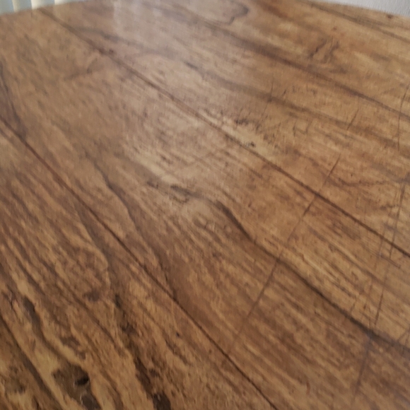 Dining room table - Picture 2 of 5